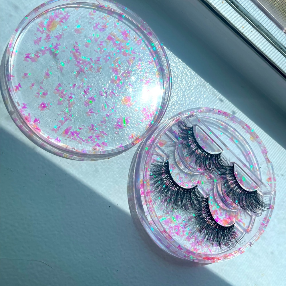 Eyelash case